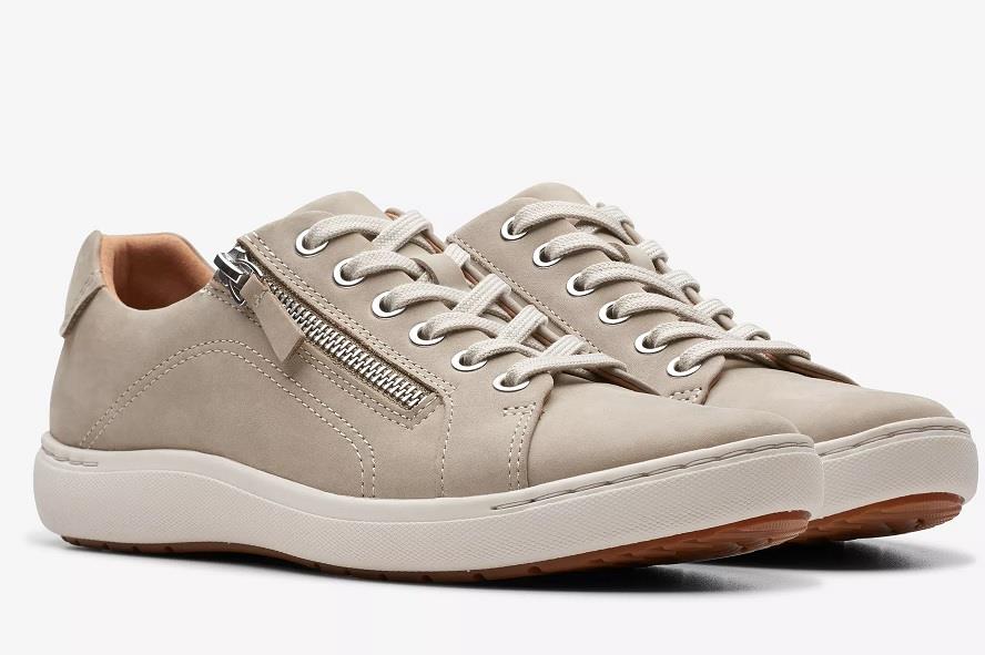 Clarks Nalle Lace Sneaker - Womens