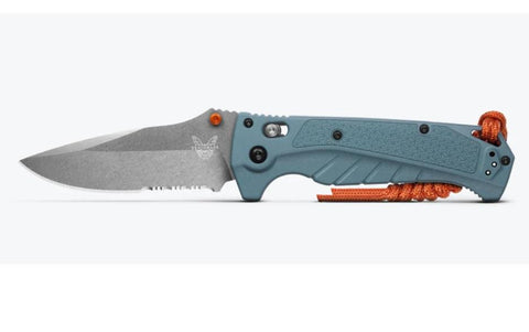 Benchmade Adira Axis Magnacut Drop Point